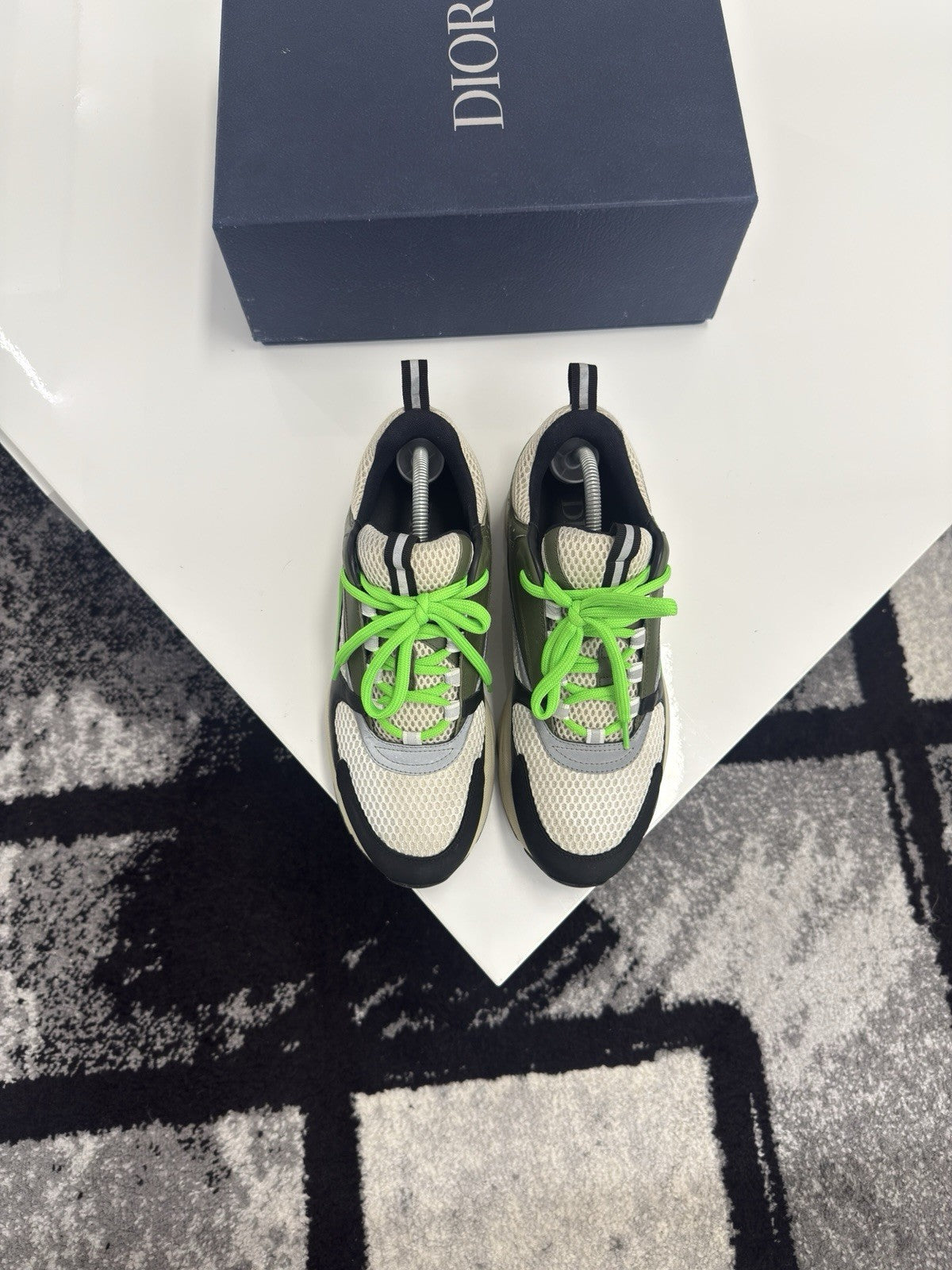 Dior B22 UK9.5 (EU43.5)