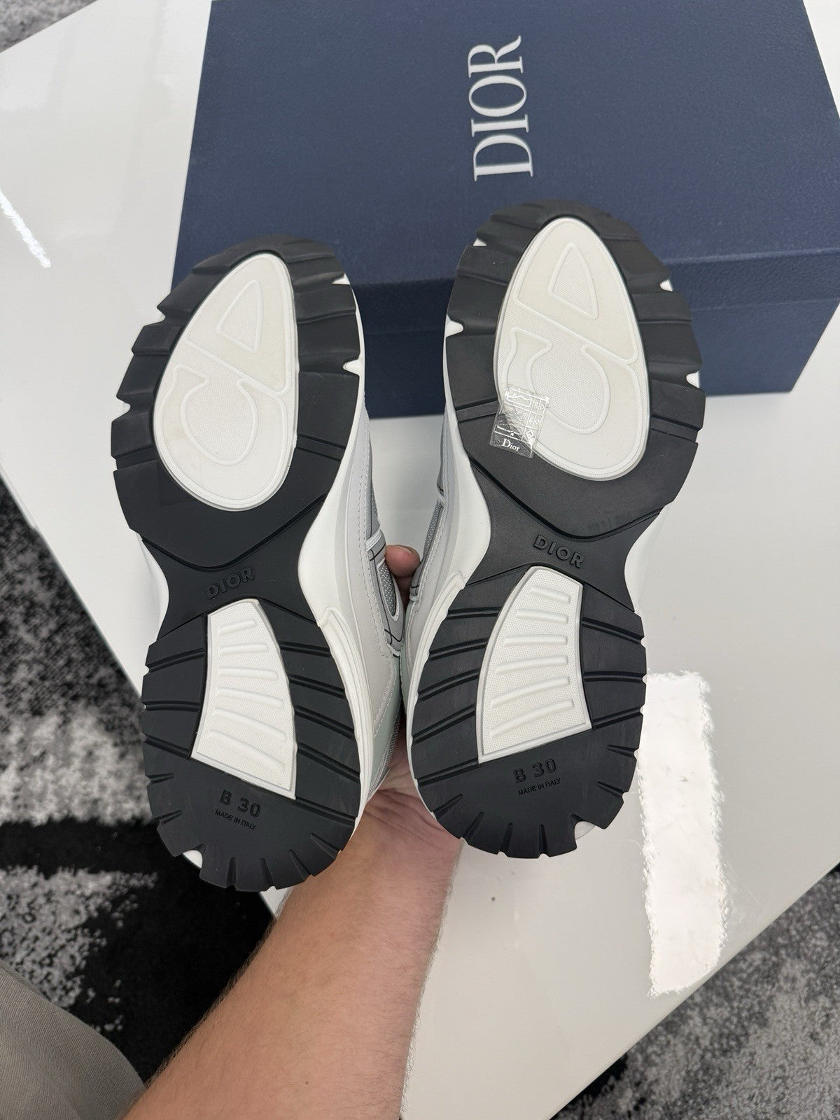 Dior B30 UK8 (EU42)