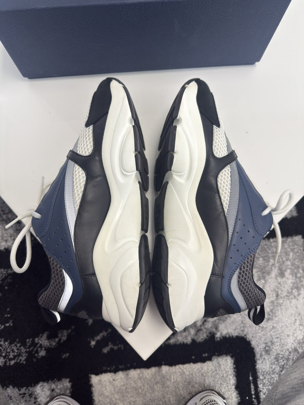 Dior B22 UK10 (EU44)