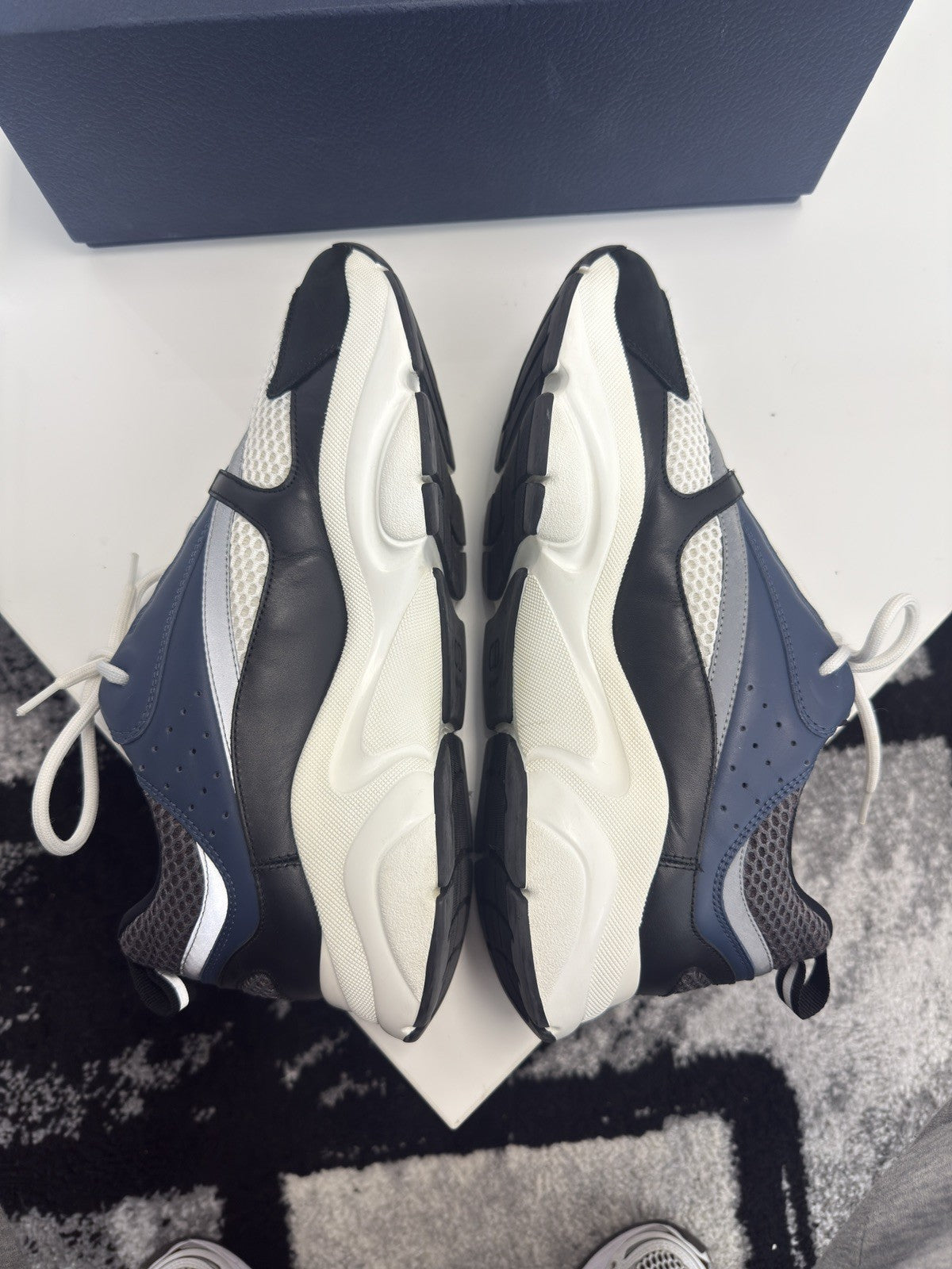 Dior B22 UK10 (EU44)