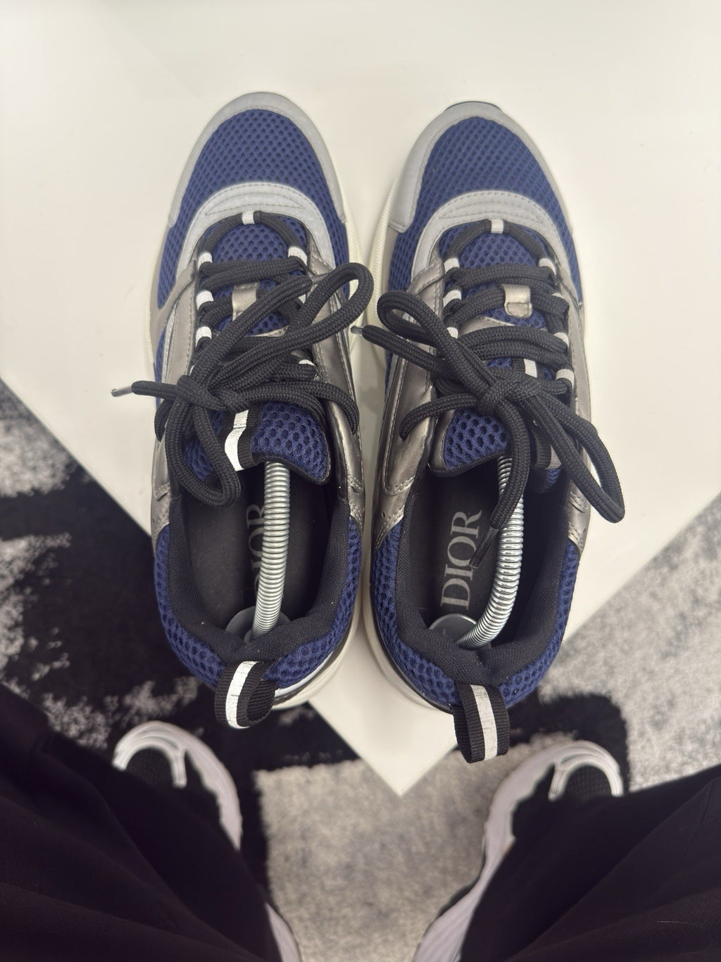 Dior B22 UK9 (EU43)