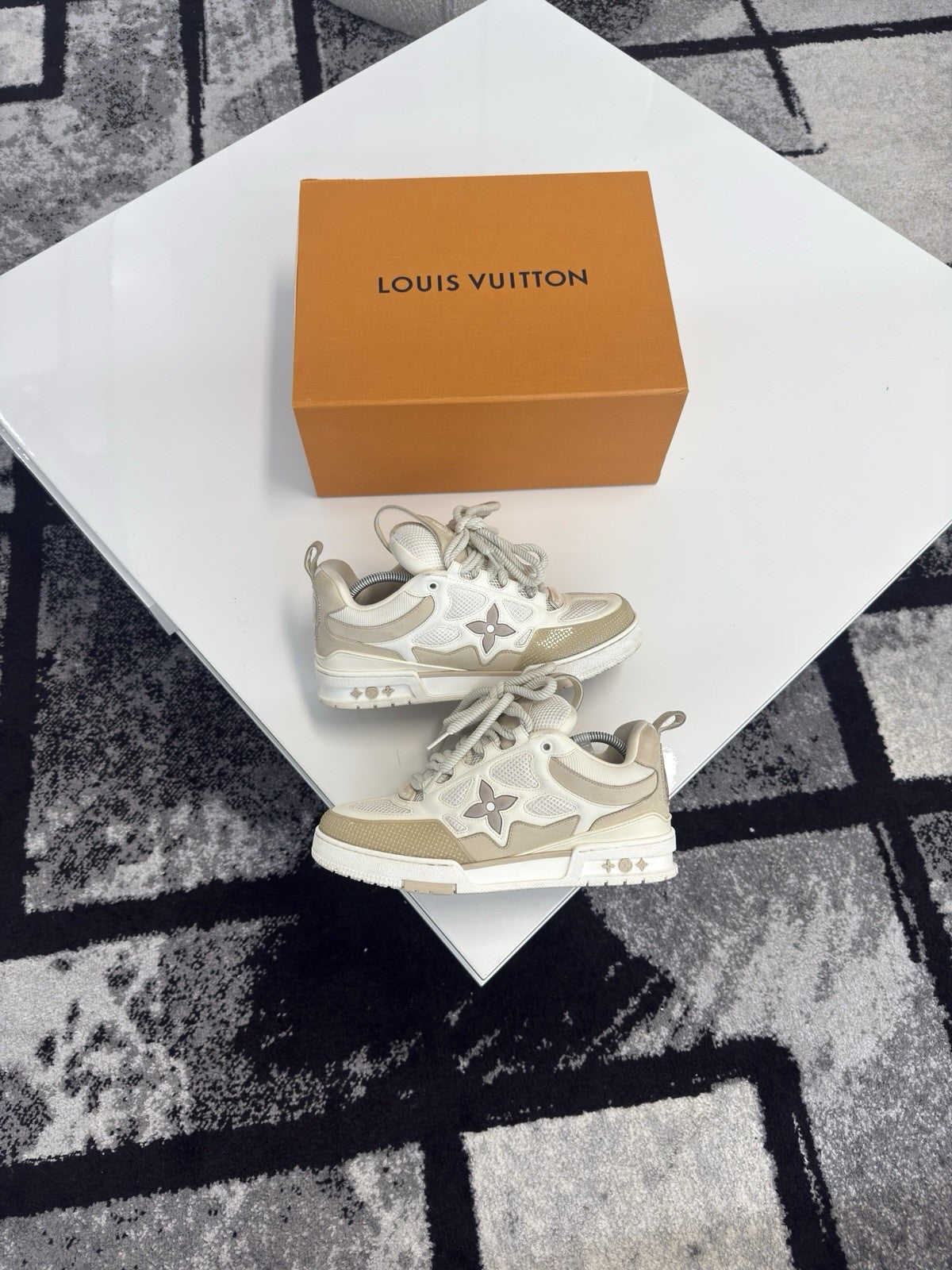 Louis Vuitton Skate LV8