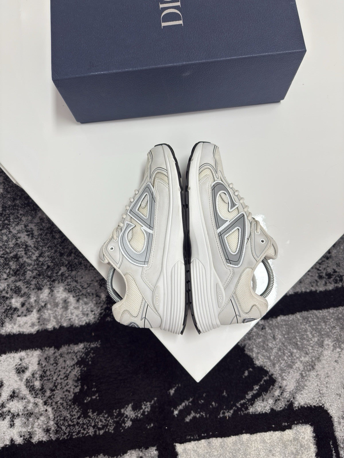 Dior B30 UK9 (EU43)