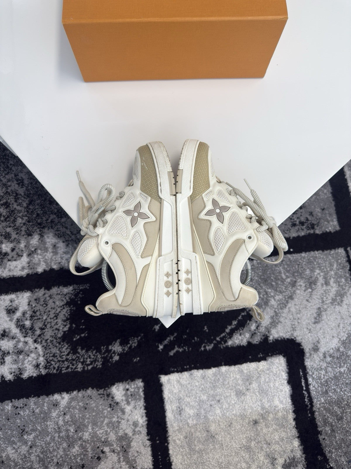 Louis Vuitton Skate LV8