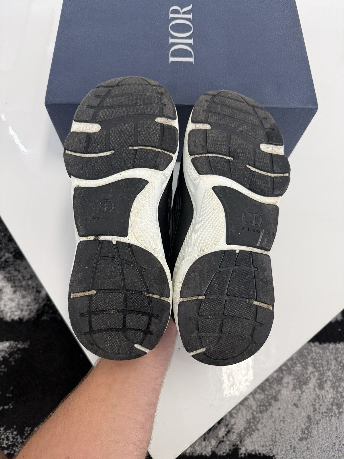 Dior B22 UK8 (EU42)