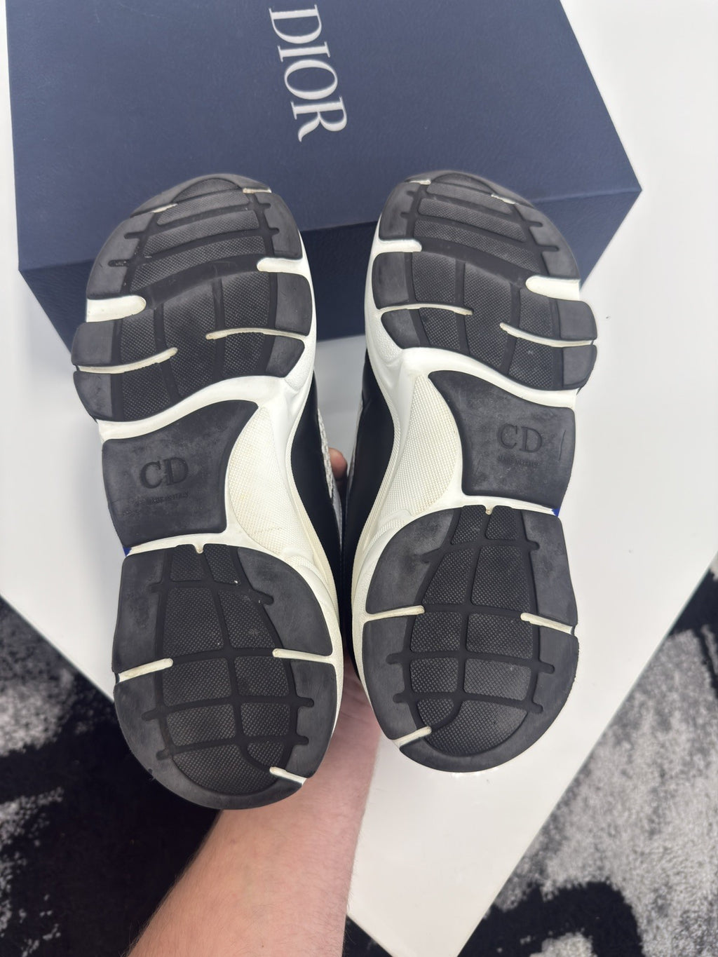 Dior B22 UK10 (EU44)