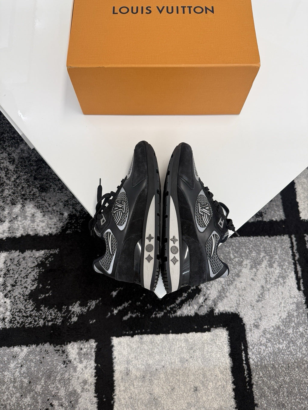 Louis Vuitton Runaways LV6