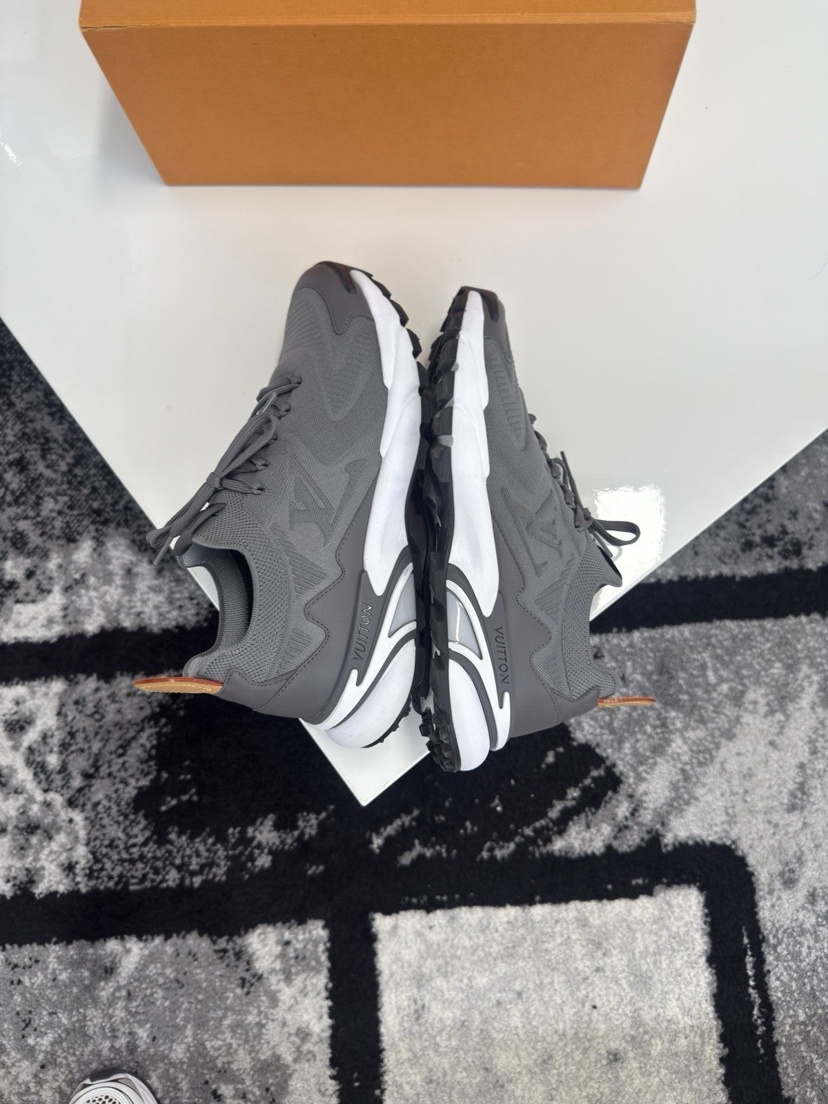 Louis Vuitton Tatic LV7