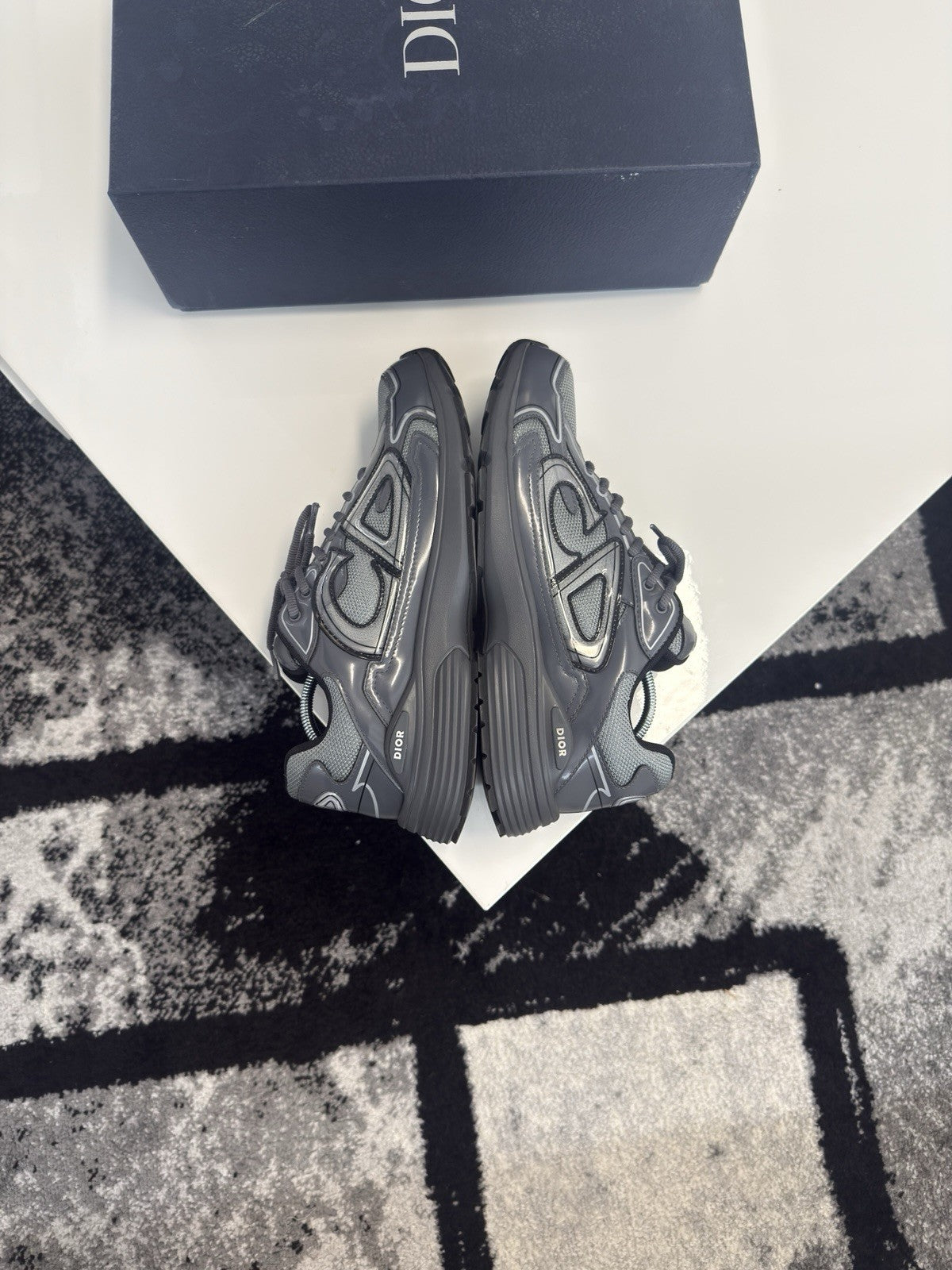 Dior B30 UK10 (EU44)