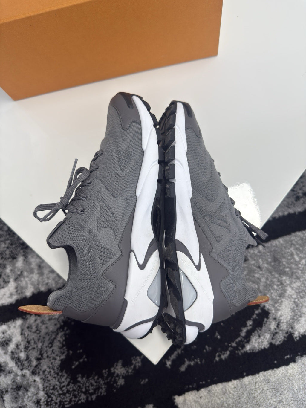 Louis Vuitton Tatic LV7
