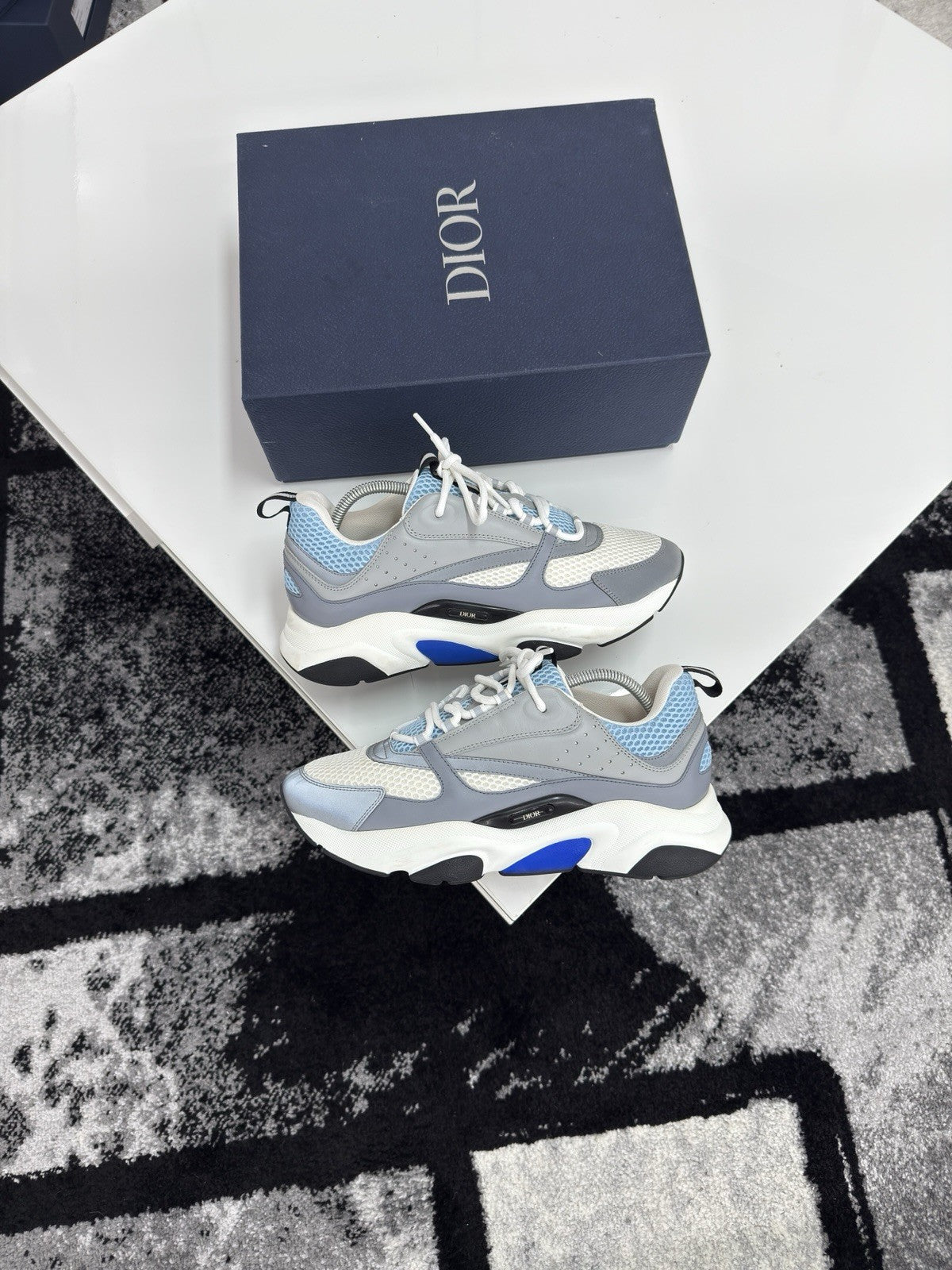 Dior B22 UK10 (EU44)