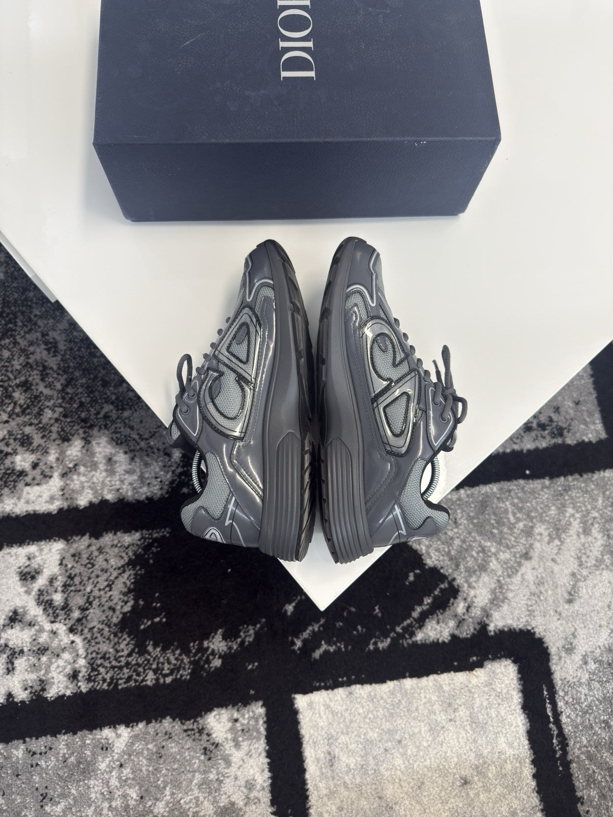 Dior B30 UK10 (EU44)