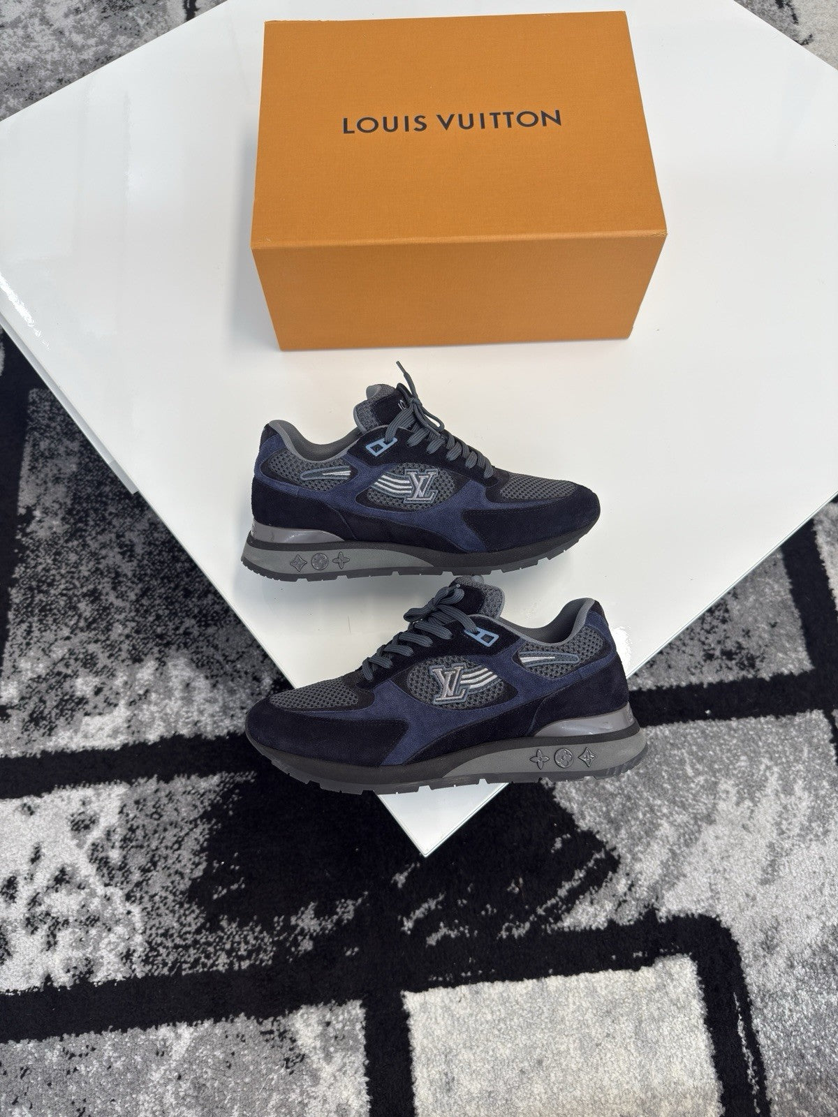 Louis Vuitton Runaway Navy LV7.5