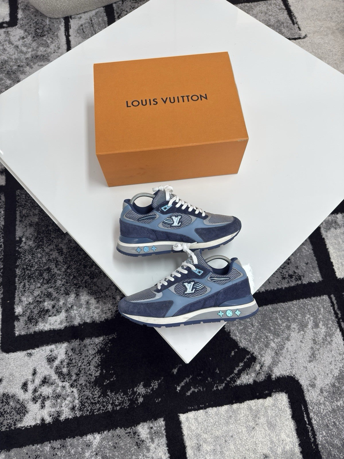 Louis Vuitton Runaways LV7