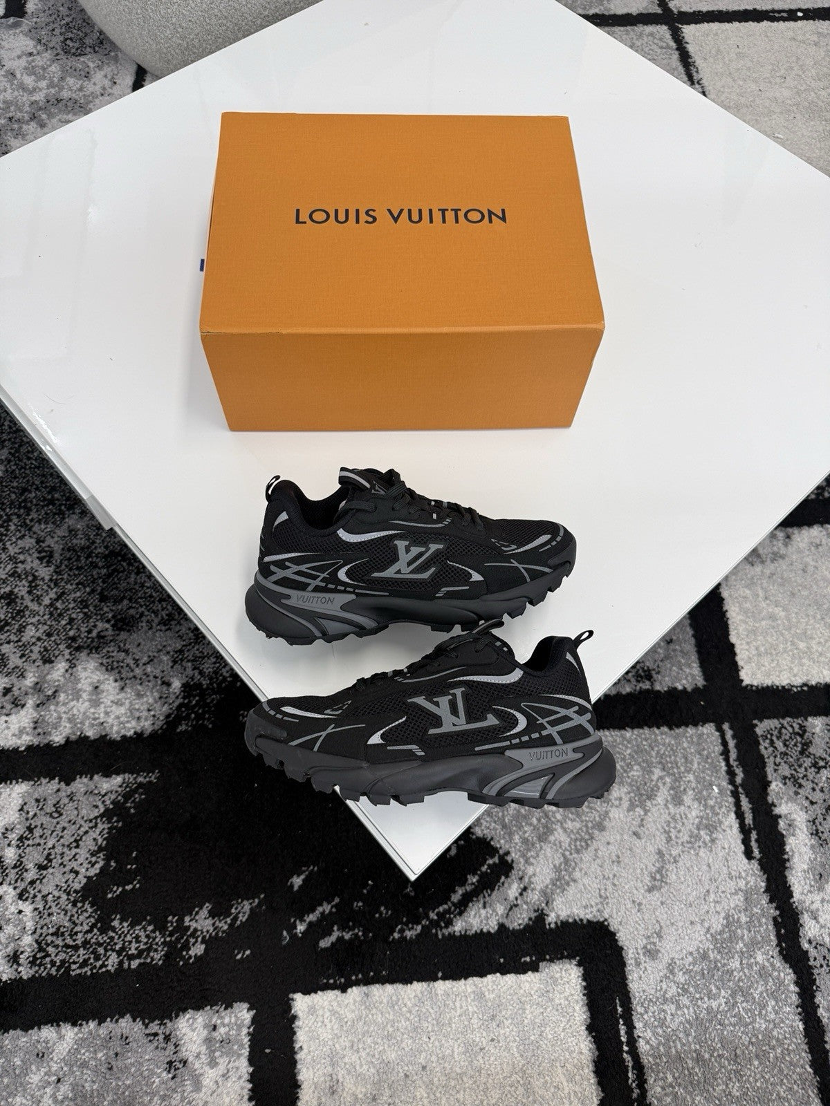 Louis Vuitton Tatic LV6.5