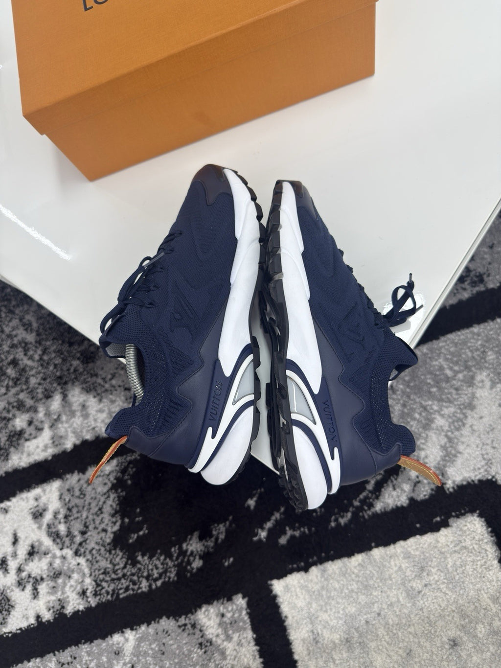 Louis Vuitton Tatic LV8