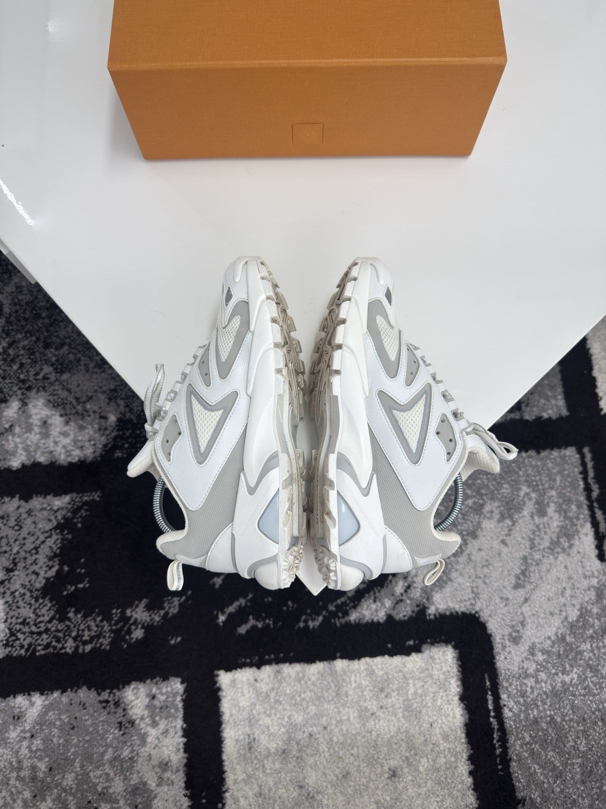 Louis Vuitton Tatic LV5