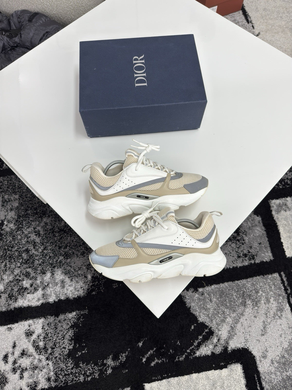 Dior B22 UK12 (EU46)