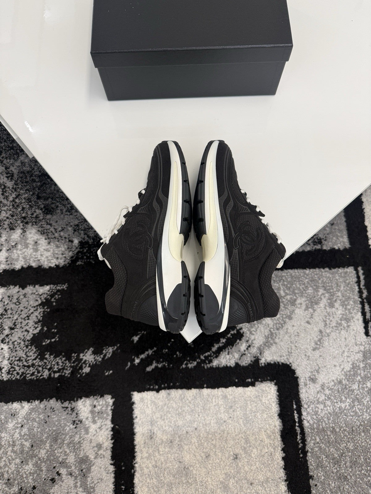 Chanel Runners UK8 (EU42)