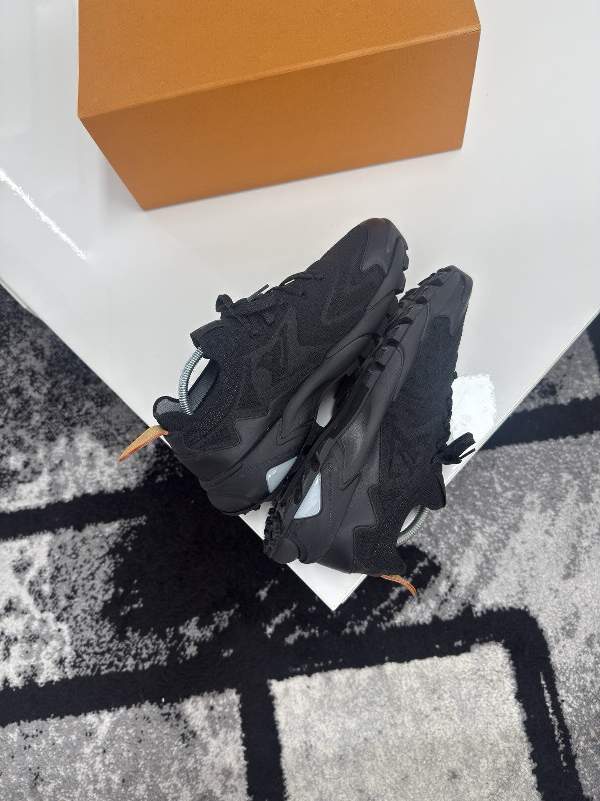 Louis Vuitton Tatic LV8