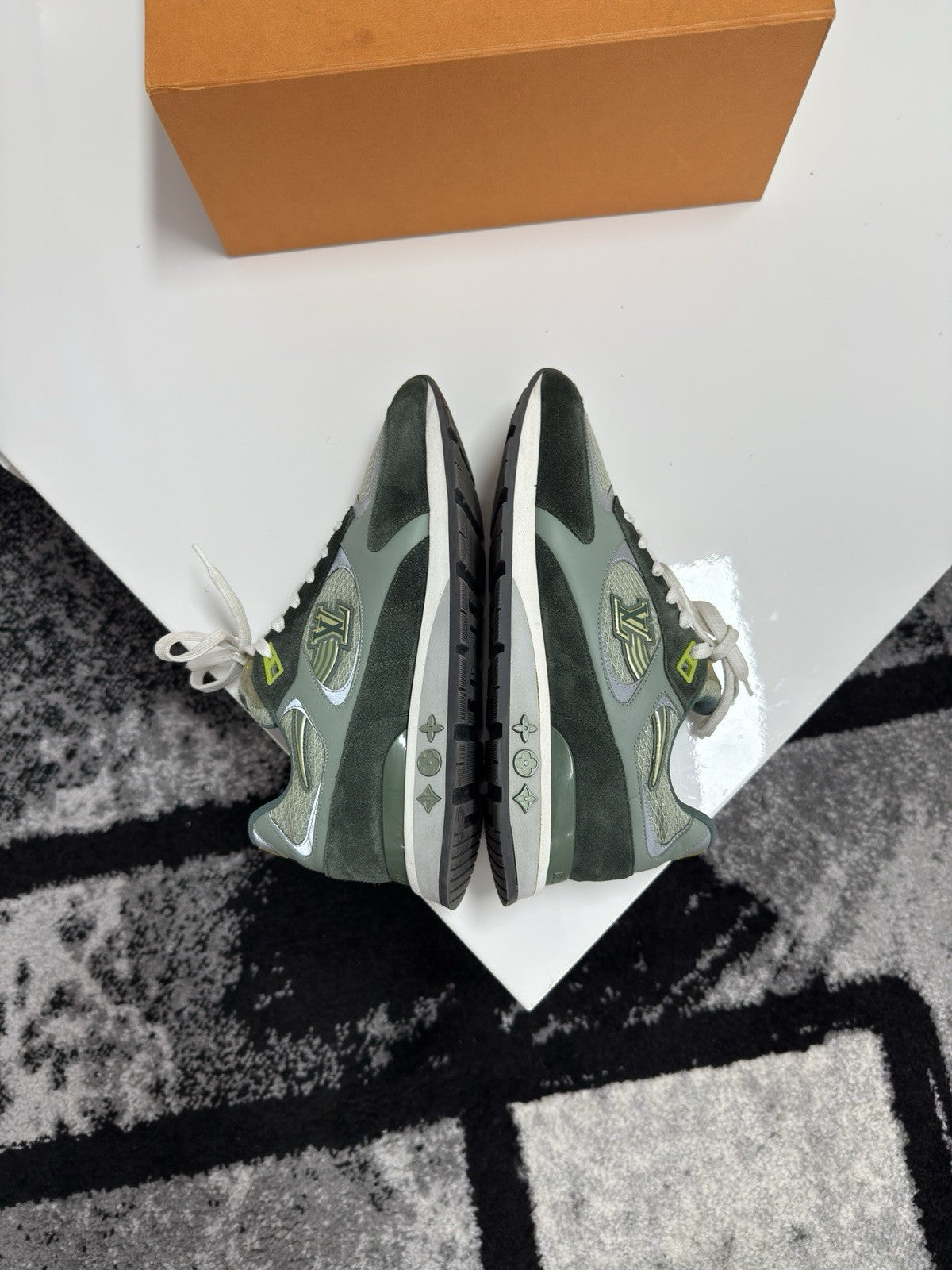 Louis Vuitton Runaways LV7