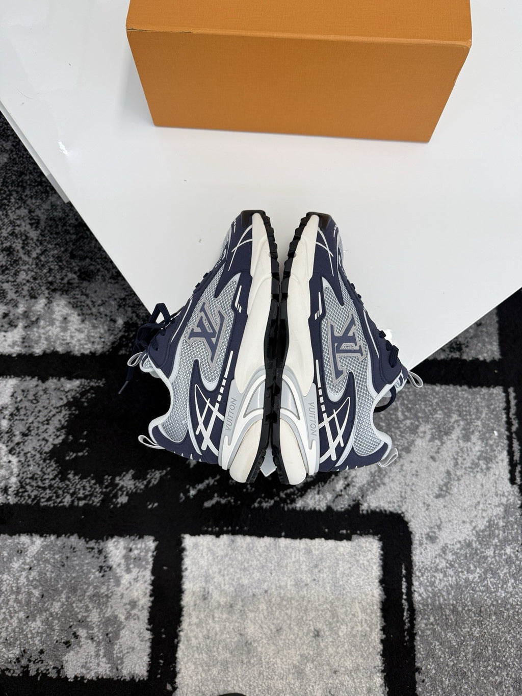 Louis Vuitton Tatic LV6.5