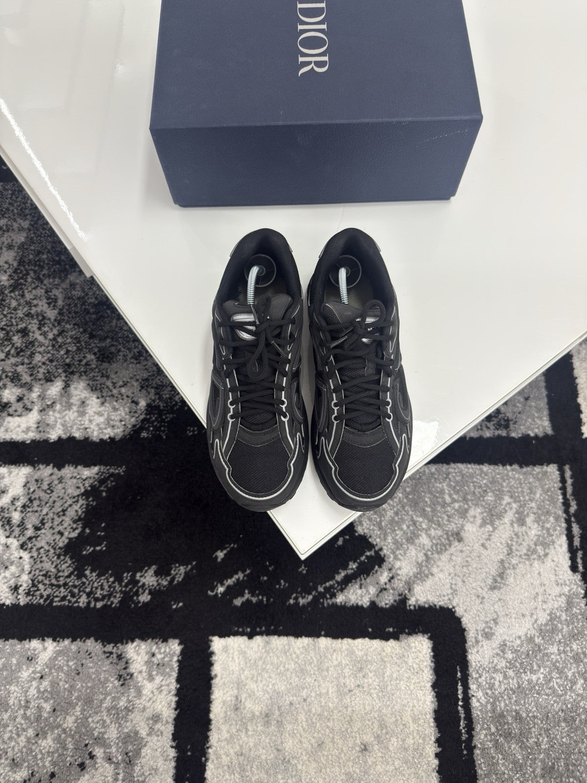 Dior B30 UK9 (EU43)