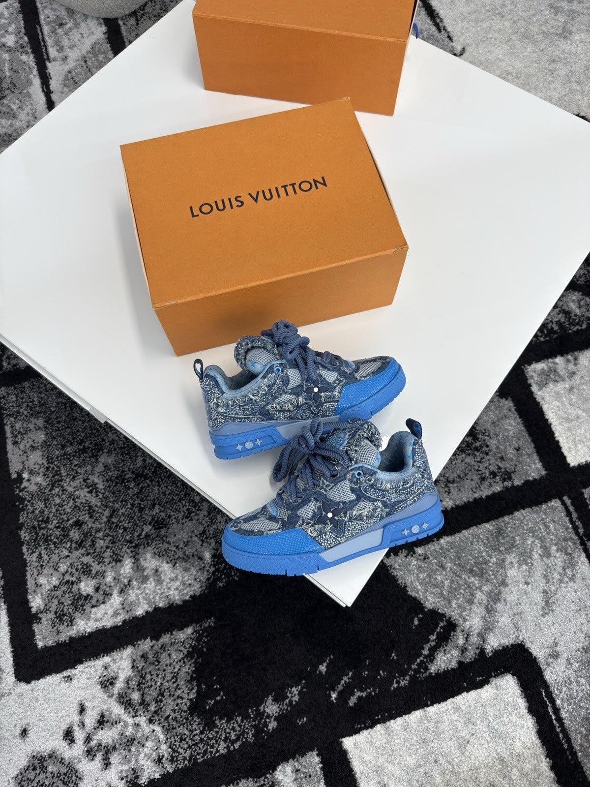 Louis Vuitton Swarovski Skate LV7.5