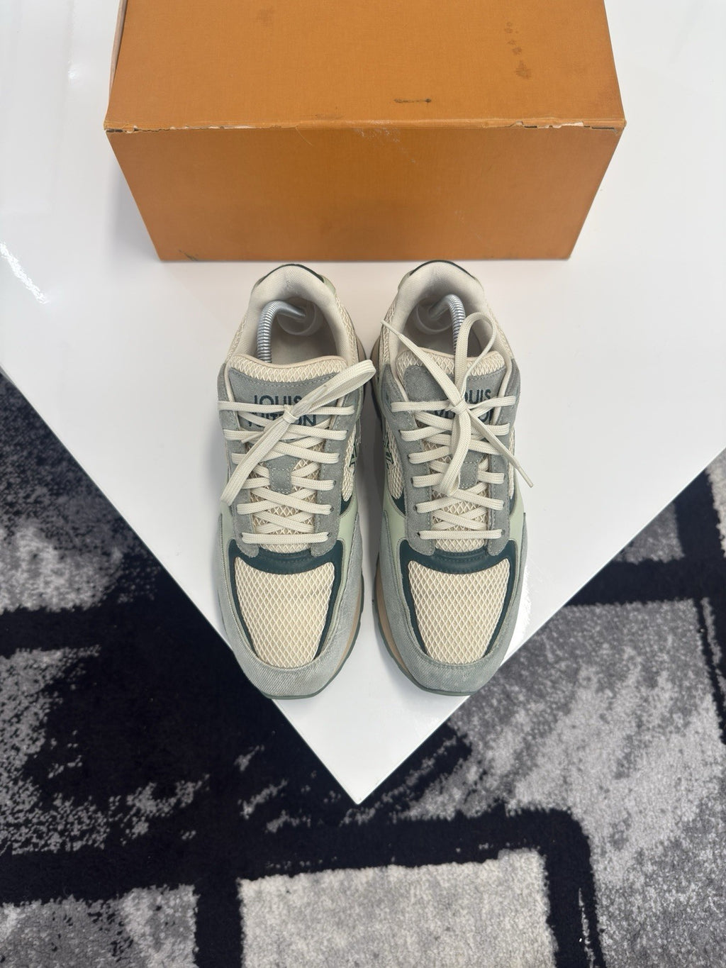 Louis Vuitton Runaways LV8.5