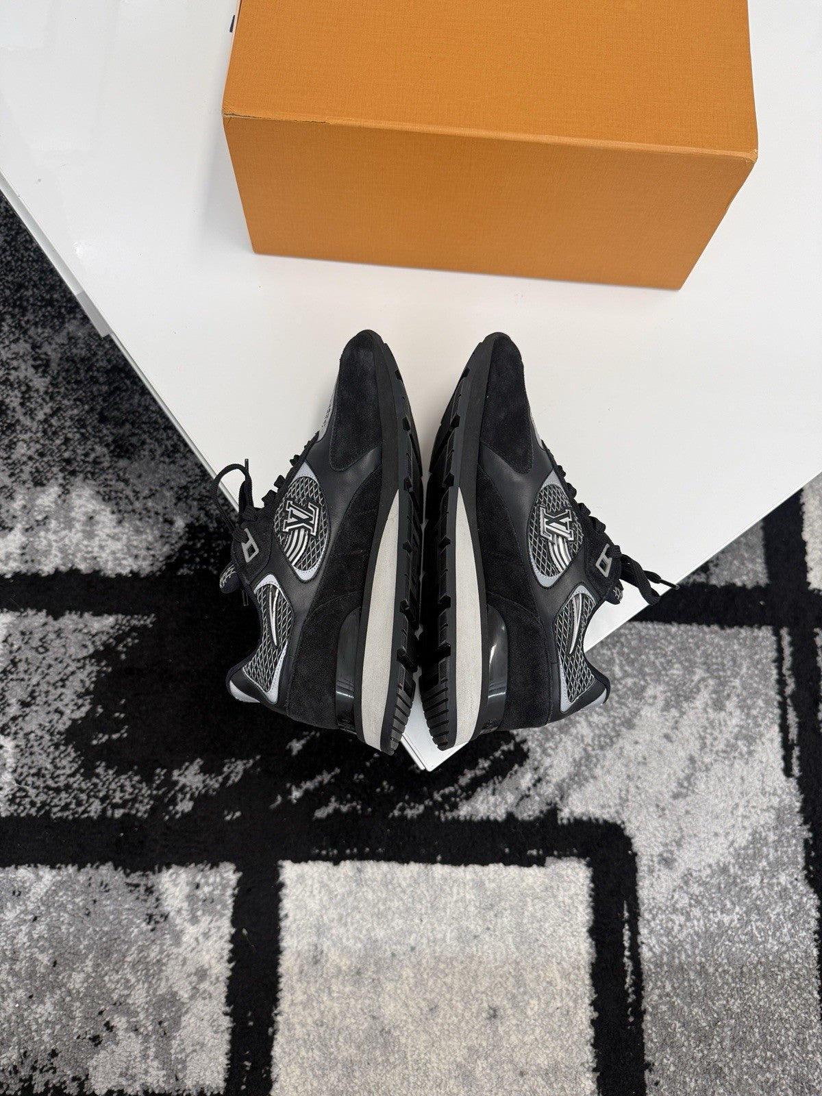 Louis Vuitton Runaways LV6