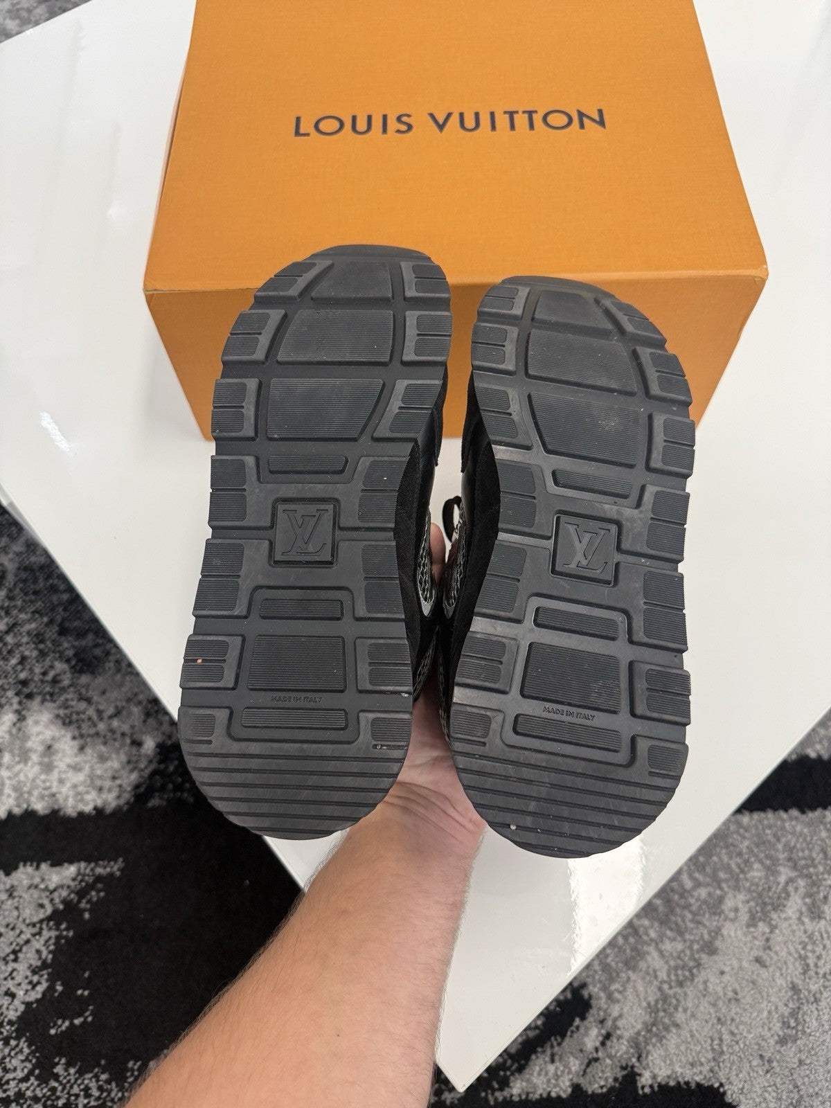 Louis Vuitton Runaways LV6