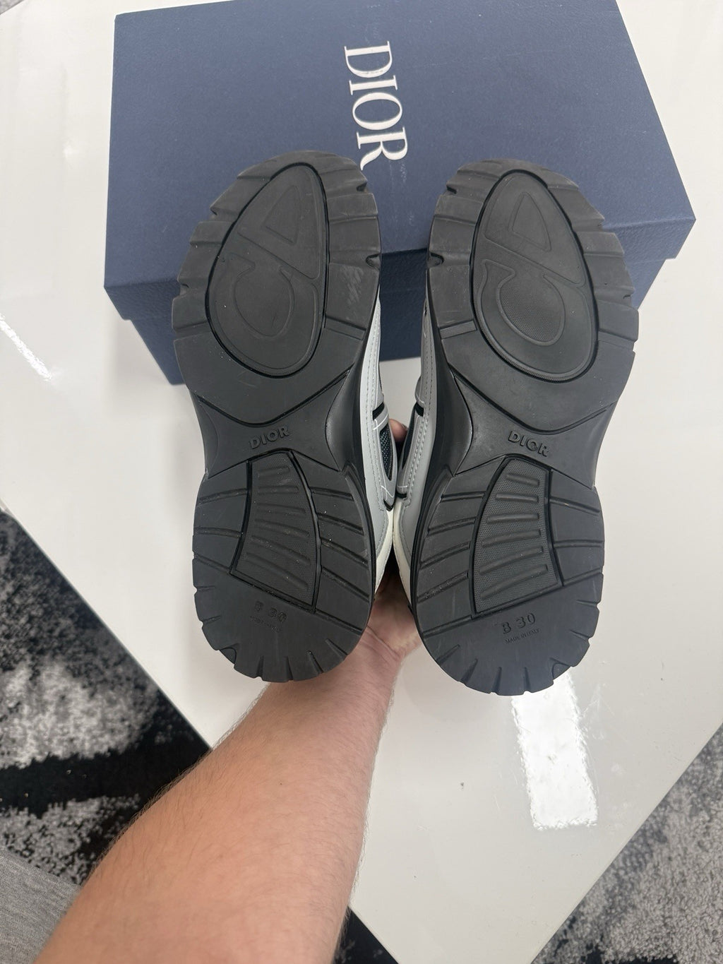 Dior B30 UK9 (EU43)