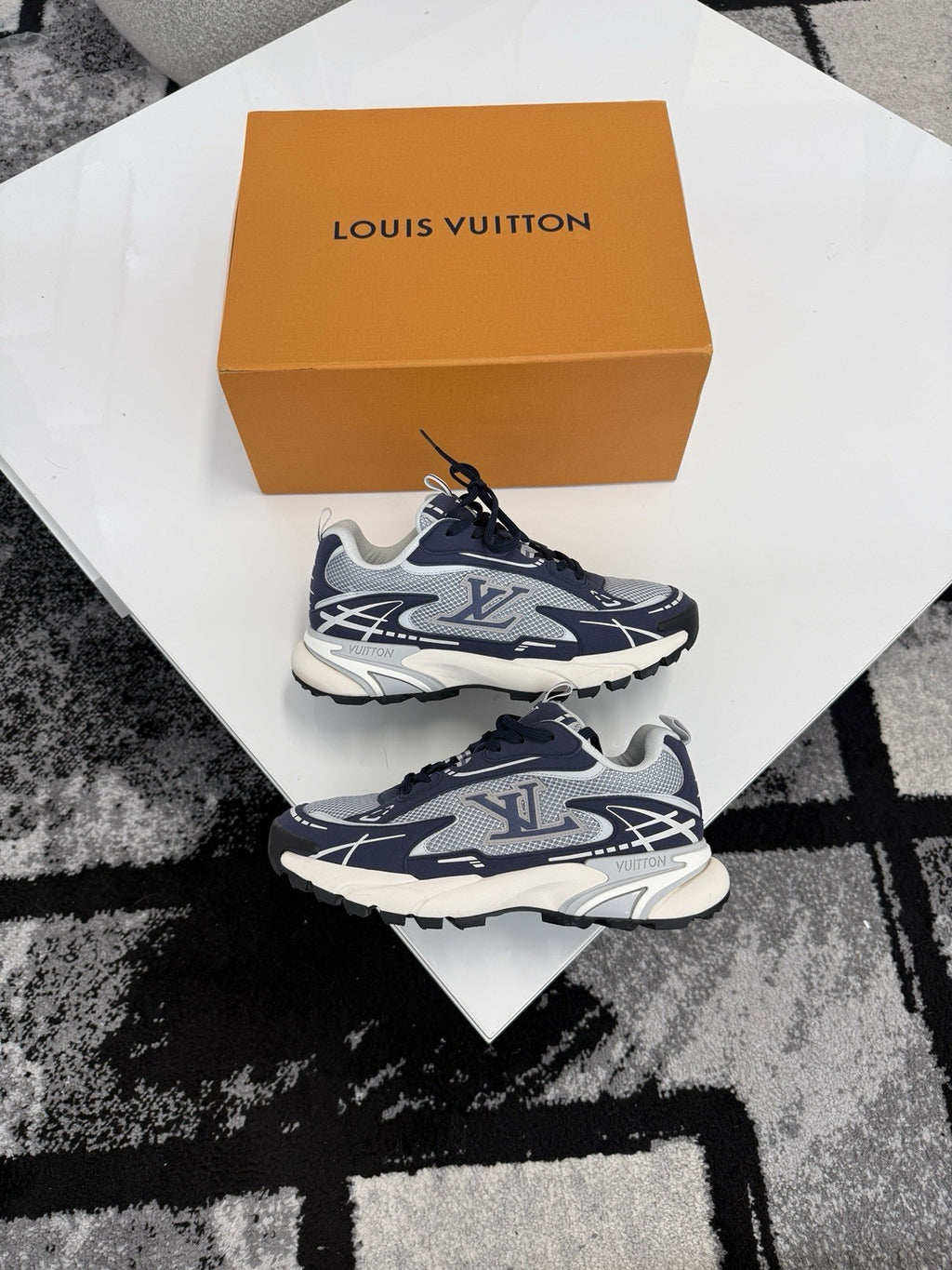 Louis Vuitton Tatic LV6.5