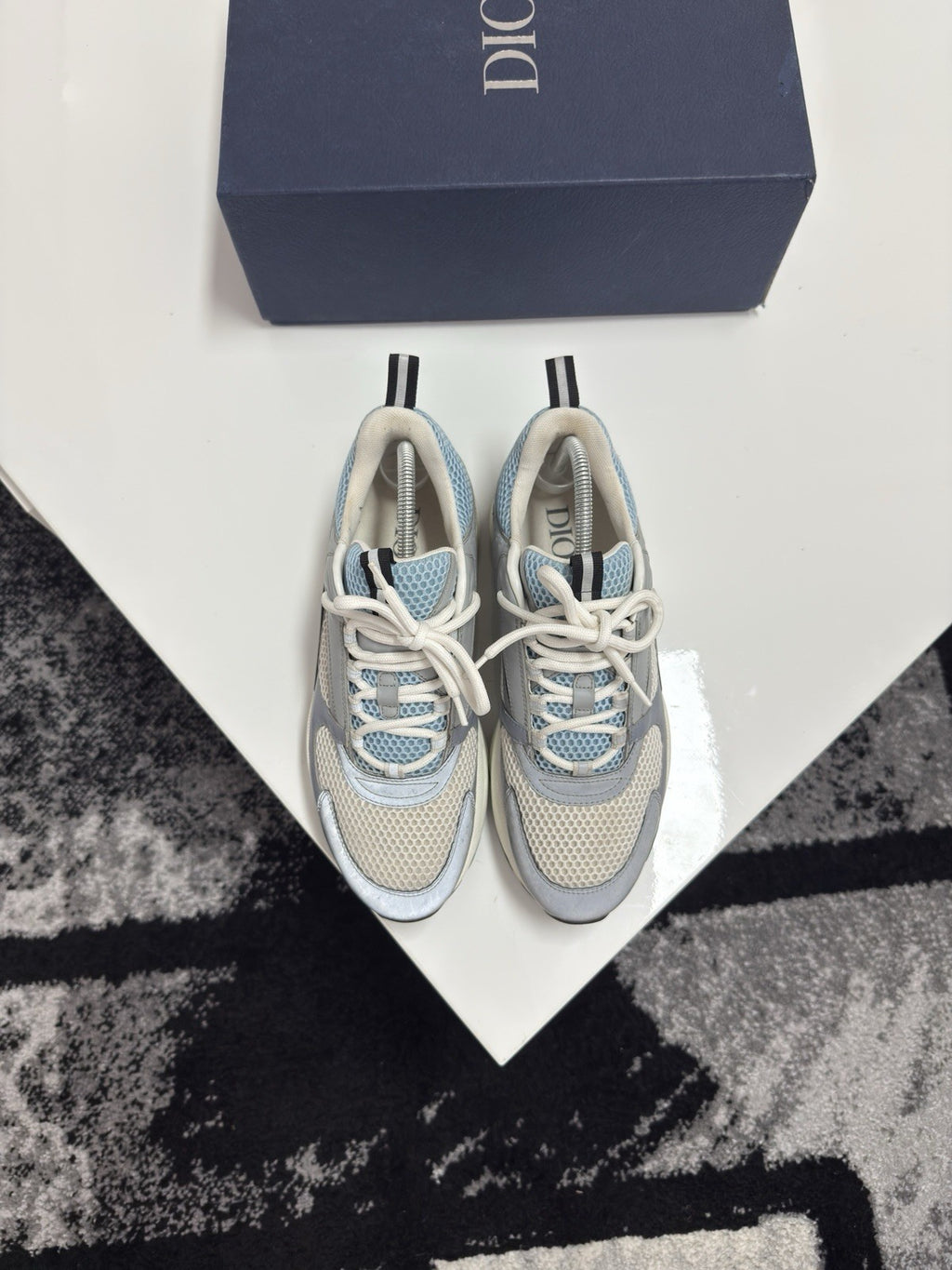 Dior B22 UK8 (EU42)