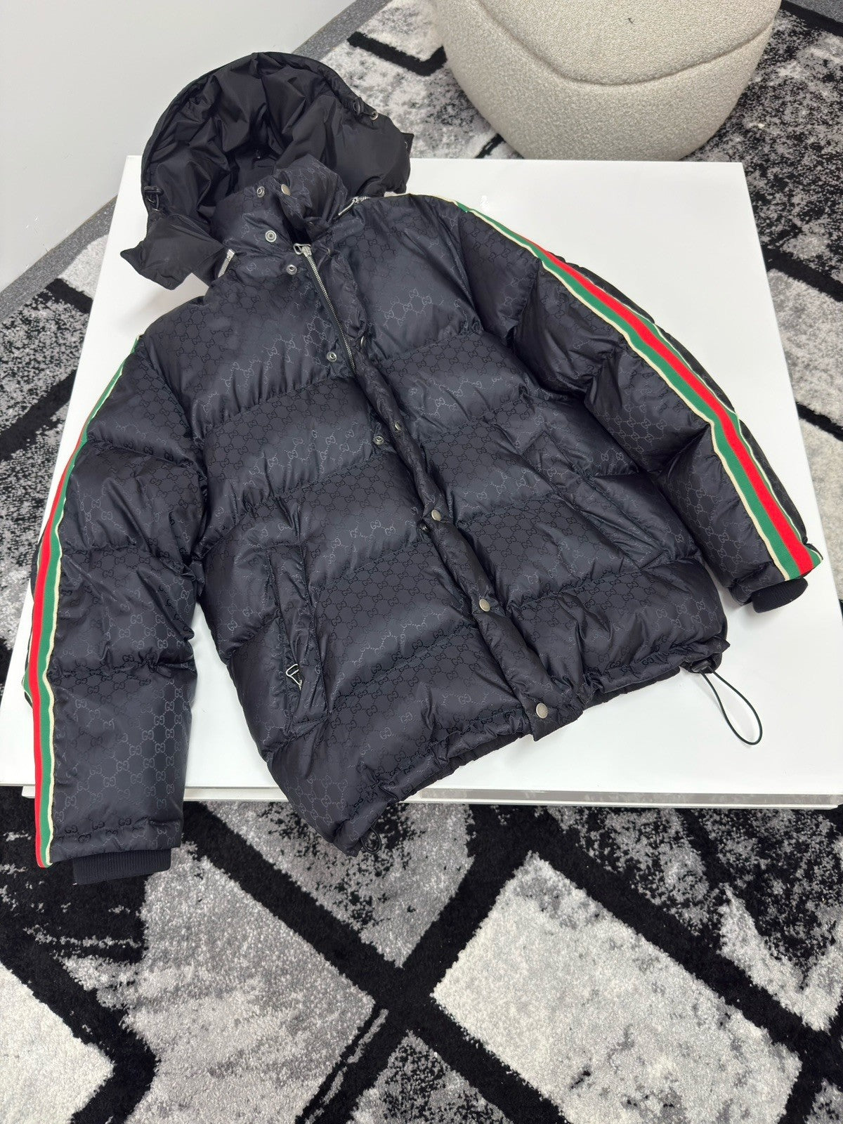 Gucci GG Monogram Puffer Medium (48)