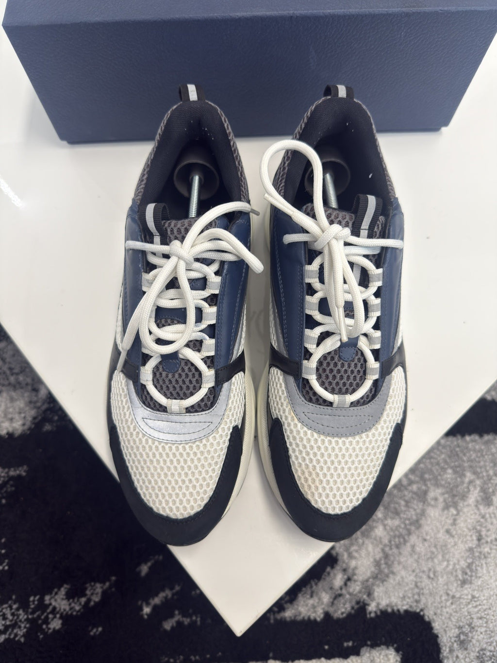 Dior B22 UK10 (EU44)