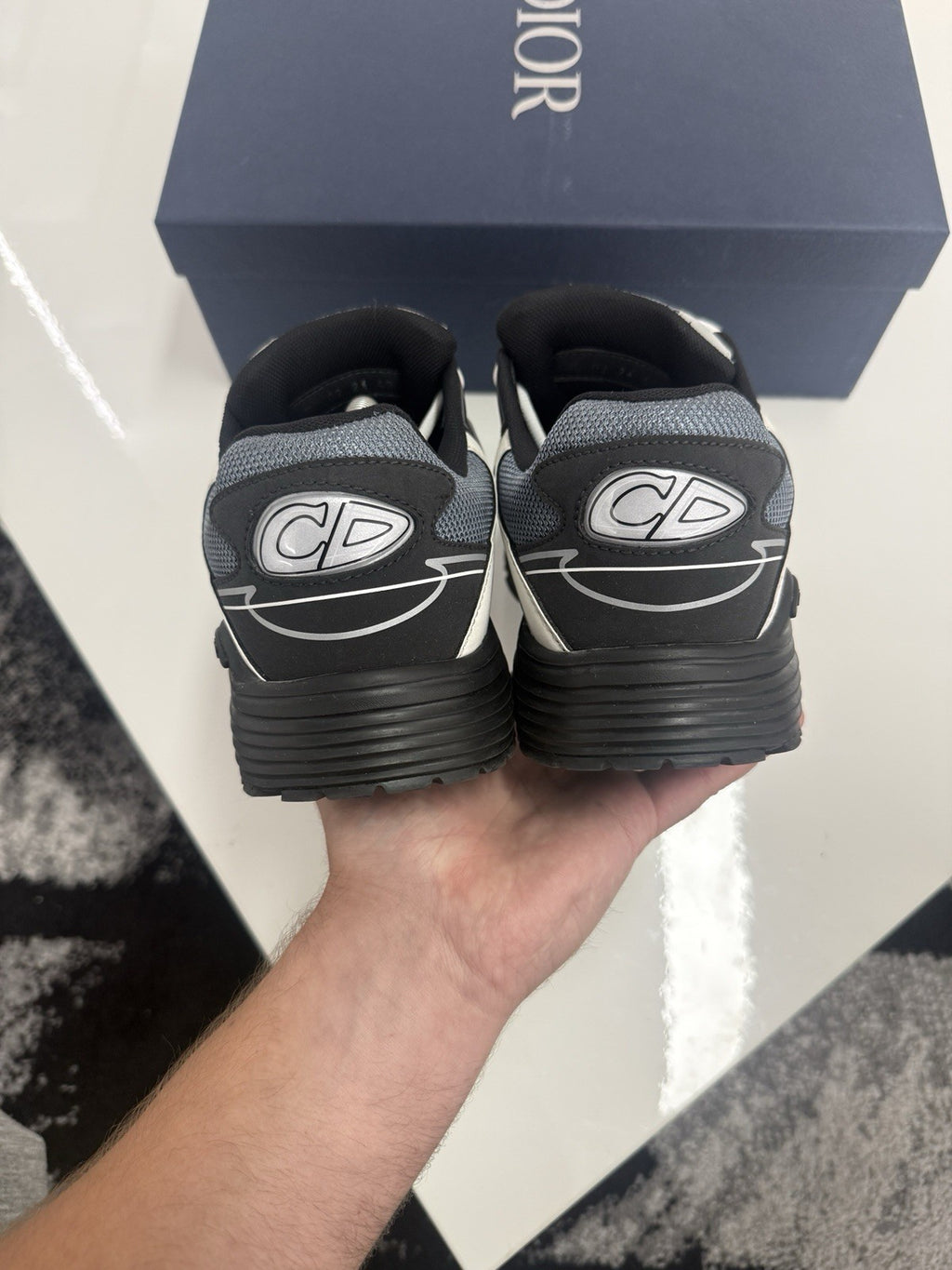 Dior B30 UK9 (EU43)