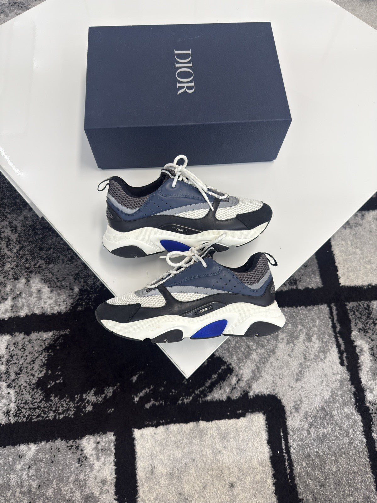 Dior B22 UK10 (EU44)