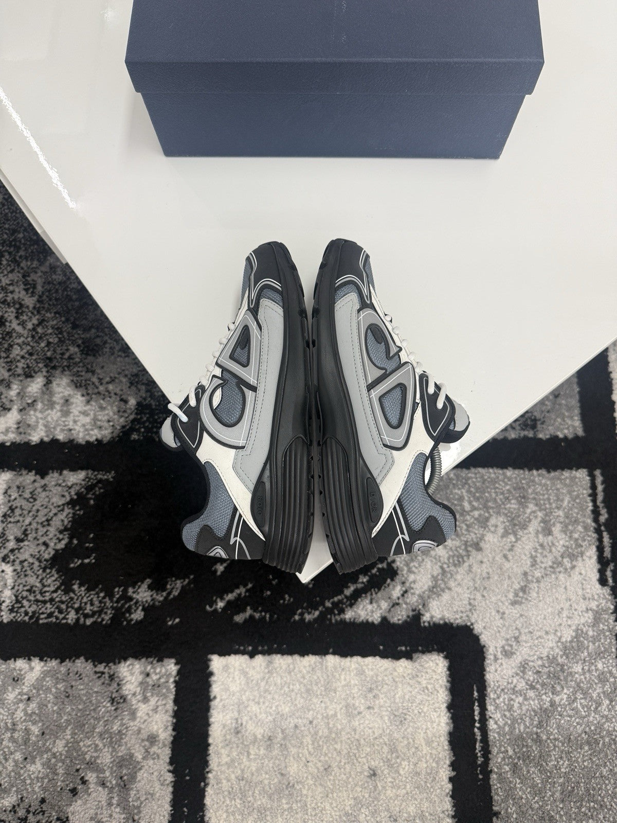 Dior B30 UK9 (EU43)