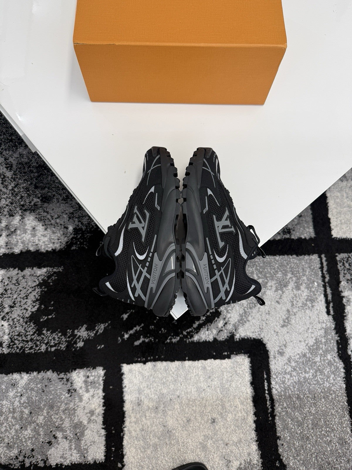 Louis Vuitton Tatic LV6.5