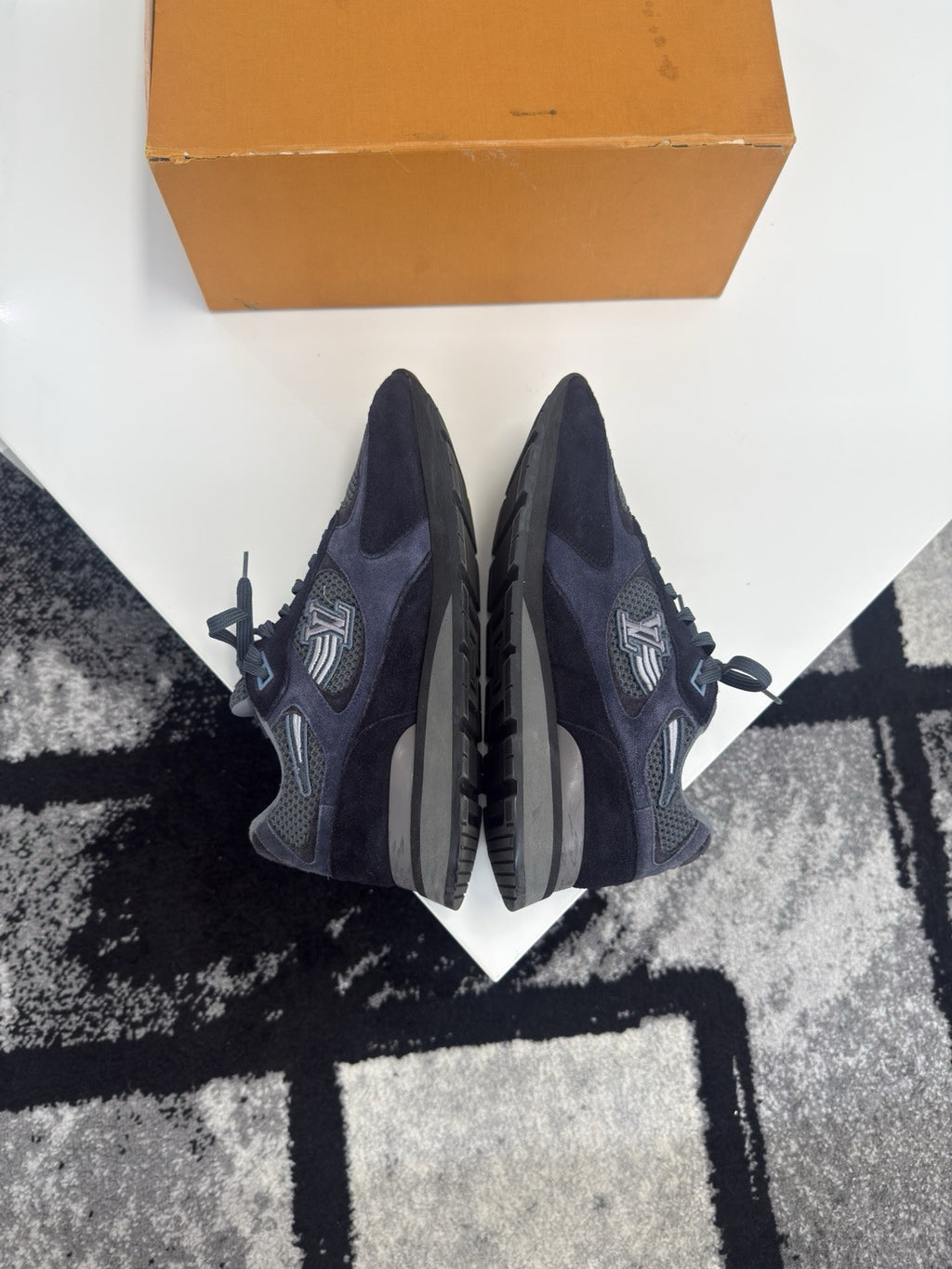 Louis Vuitton Runaways LV8.5
