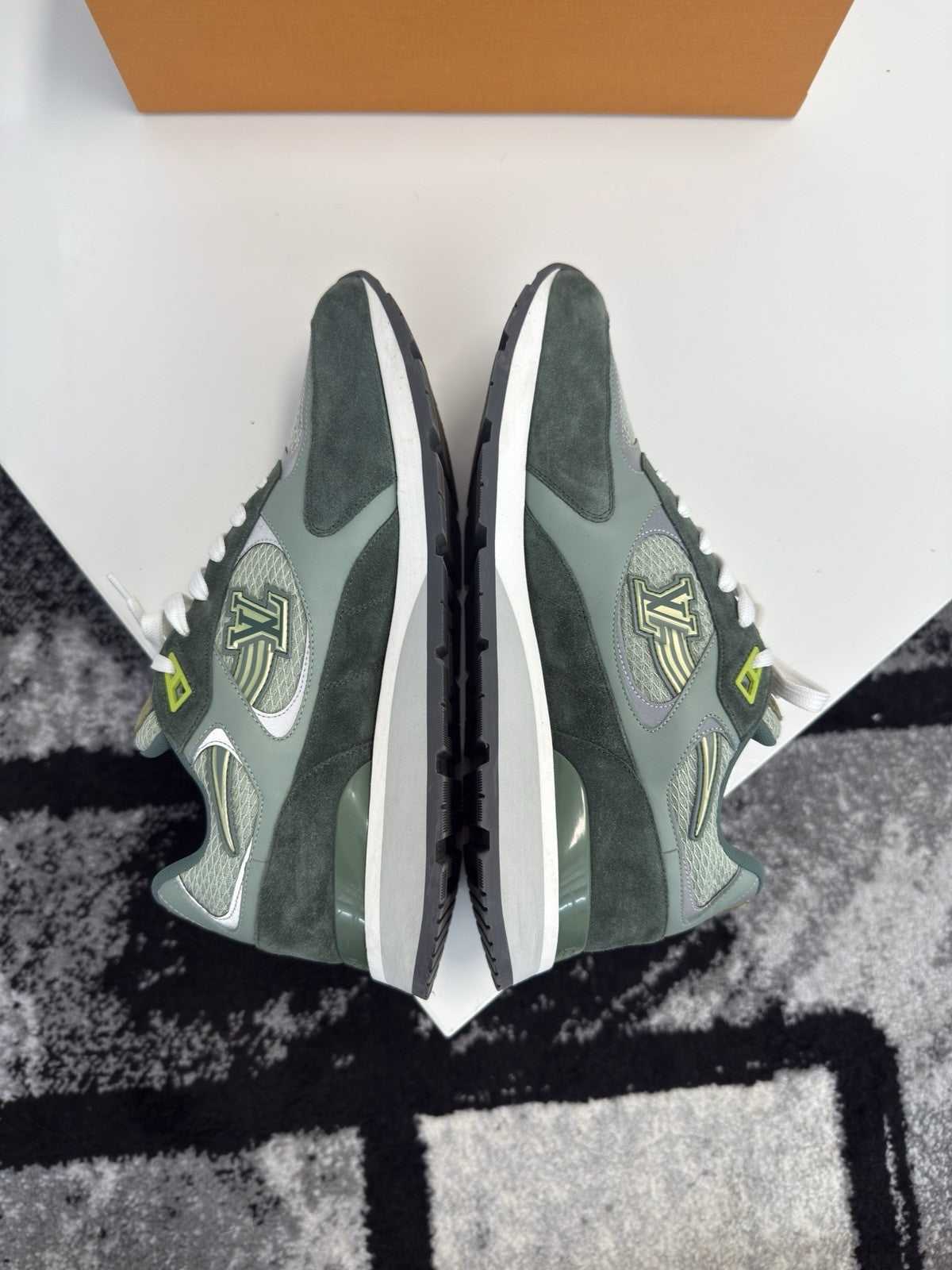 Louis Vuitton Runaway Green LV7.5