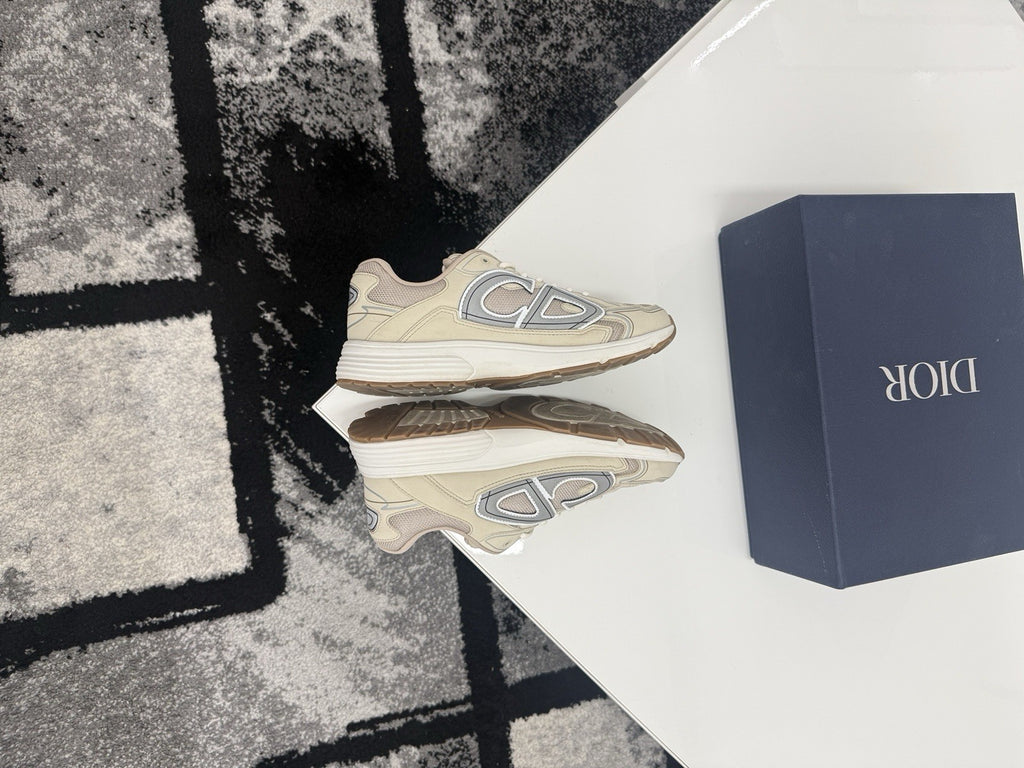 Dior B30 UK9 (EU43)