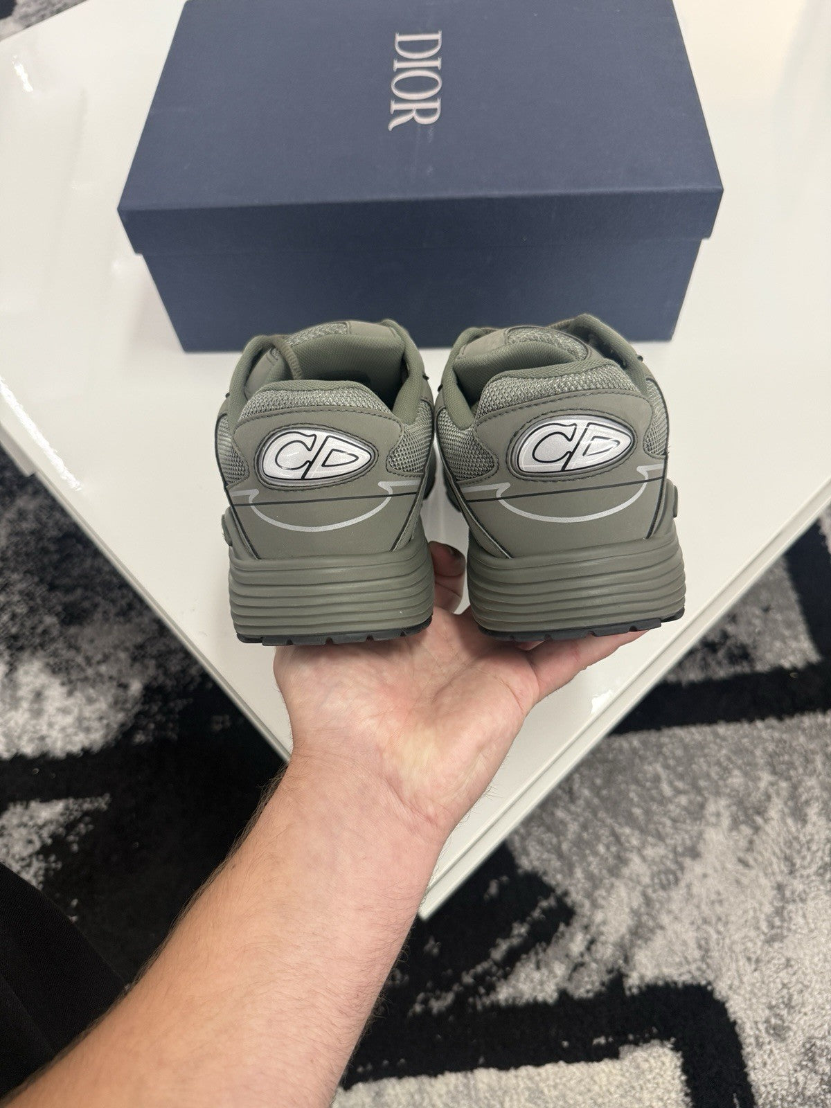 Dior B30 UK9 (EU43)