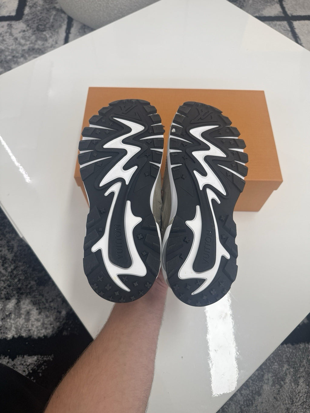 Louis Vuitton Tatic LV5