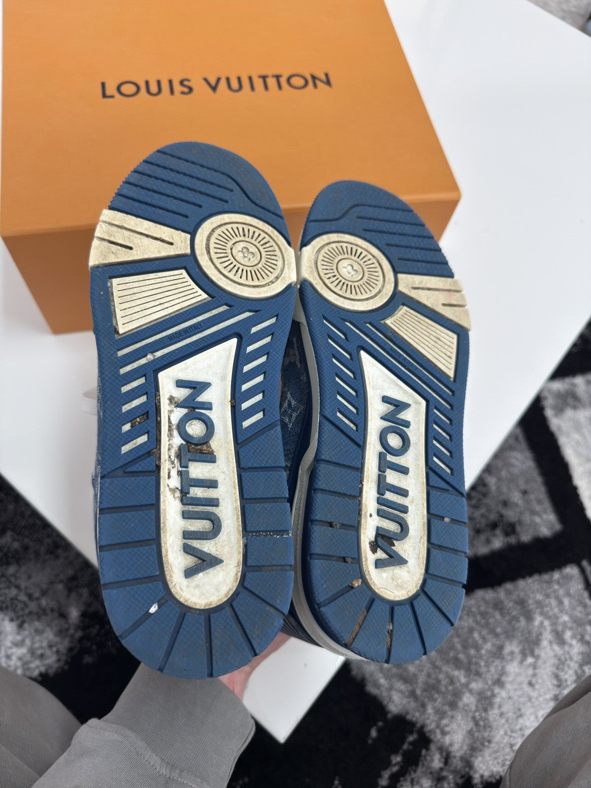 Louis Vuitton Blue Denim LV7.5
