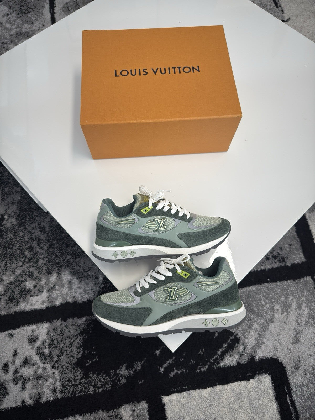 Louis Vuitton Runaway Green LV7.5