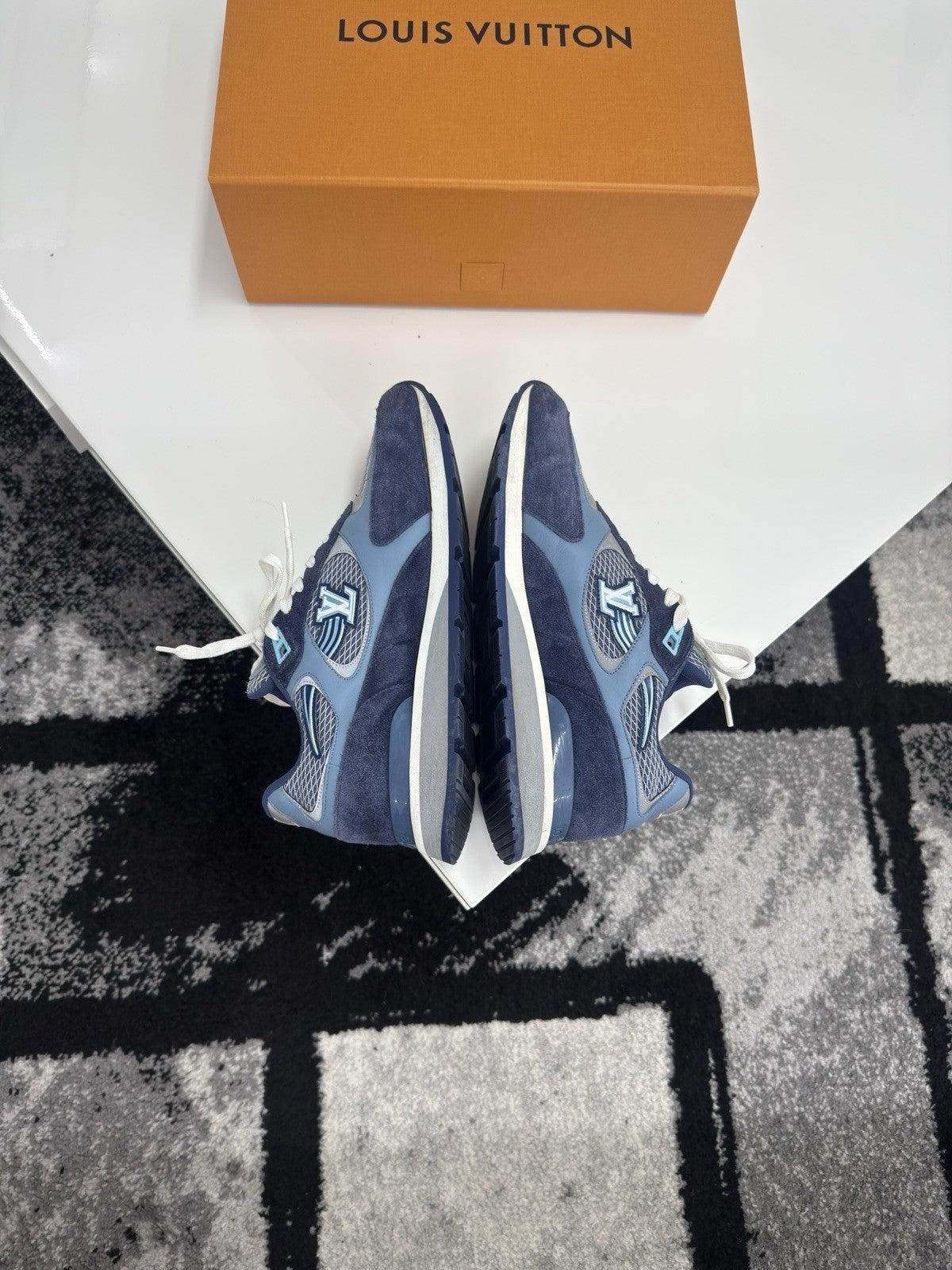 Louis Vuitton Runaways LV8