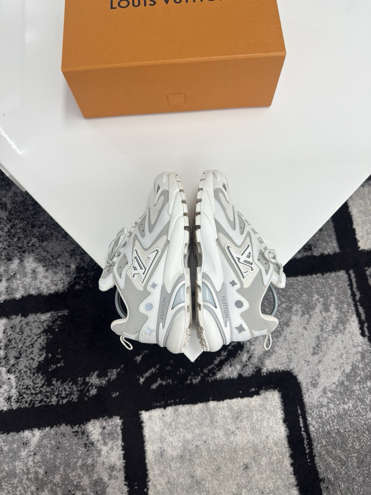 Louis Vuitton Tatic LV5
