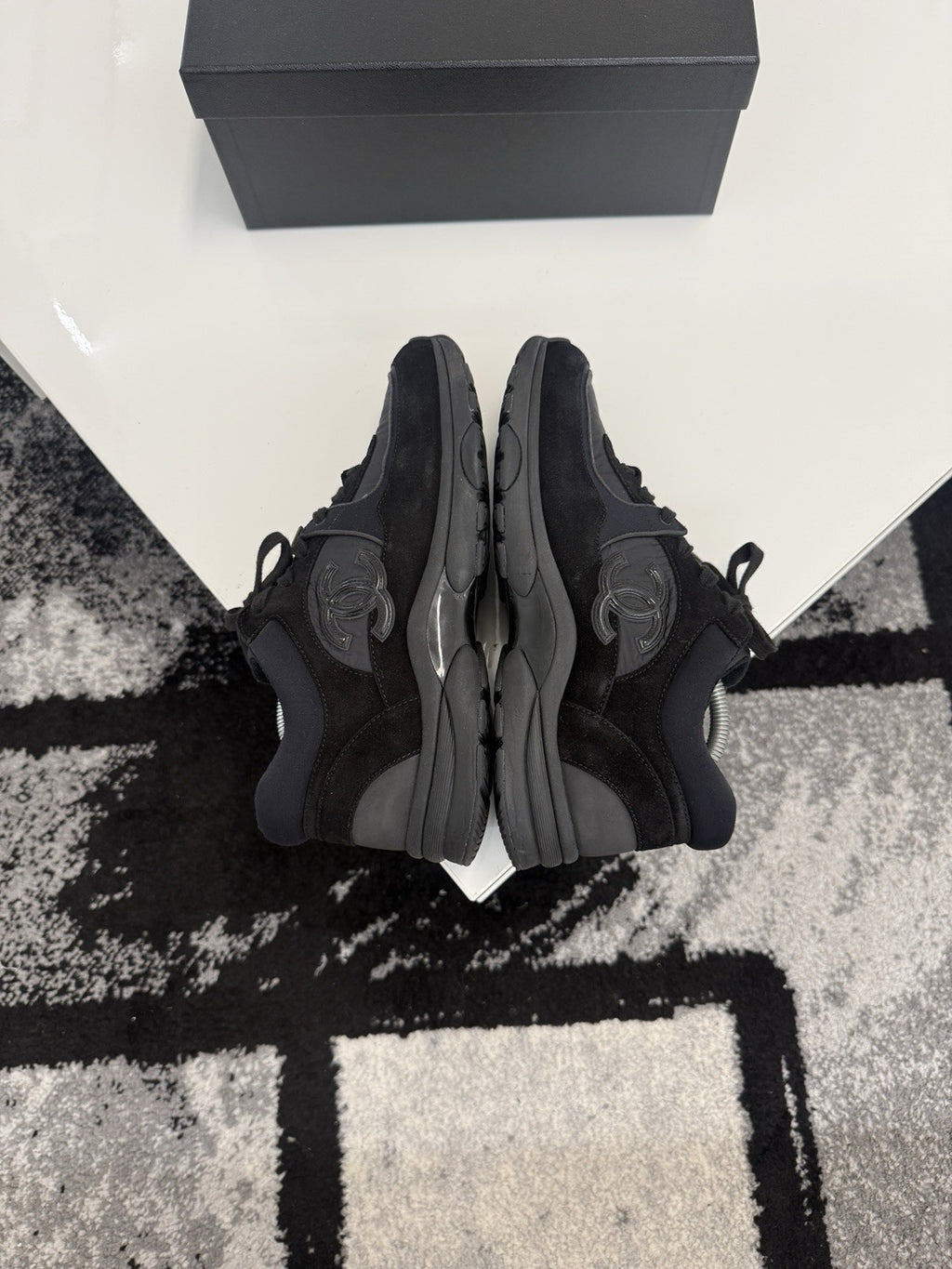 Chanel Runners UK7.5 (EU41.5)